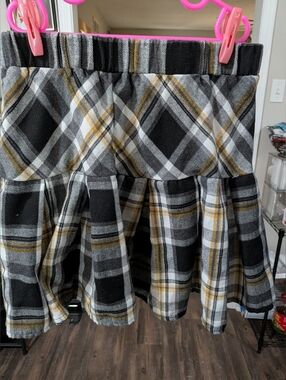 SHEIN Black, Gray & Yellow Plaid Tiered Skirt